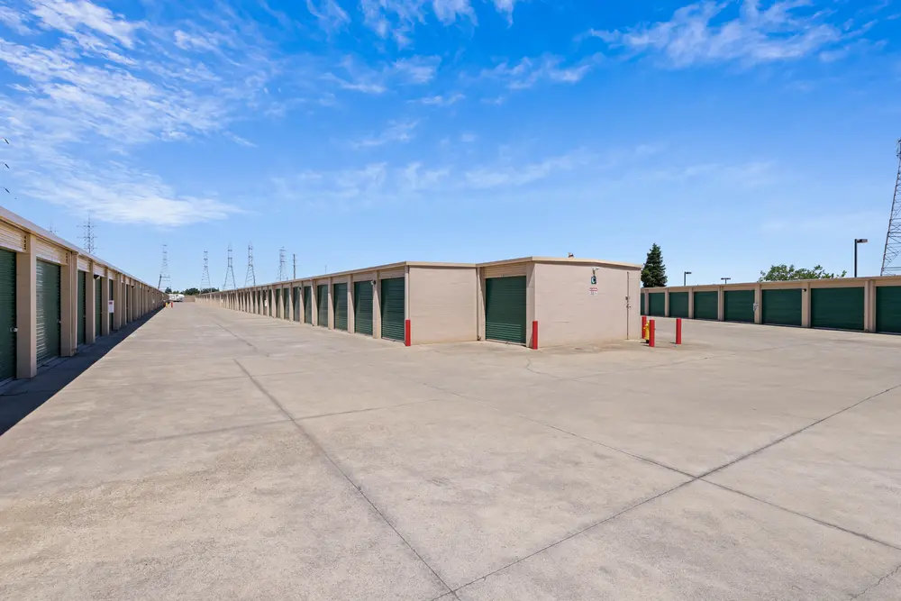 drive up storage units folsom